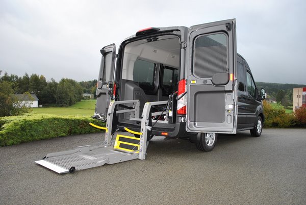 Lift au sein d'une Ford Transit