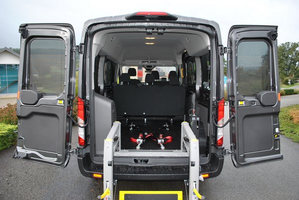 Vue arrière du lift de la Ford Transit