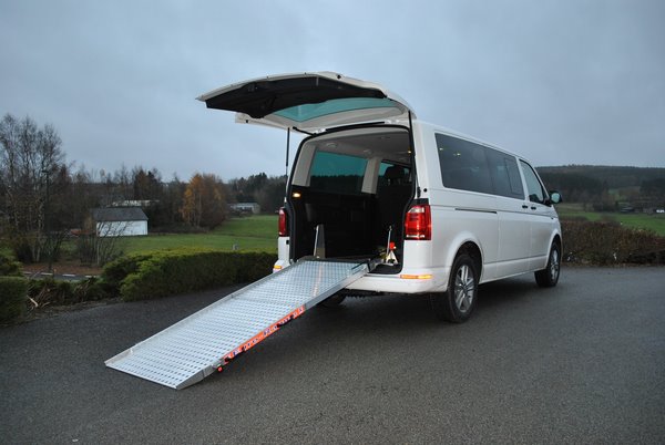 Ajout d'une rampe à cette VW T6 Multivan