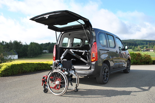 Robot chargeur de fauteuil roulant - Handi Mobil Sarl