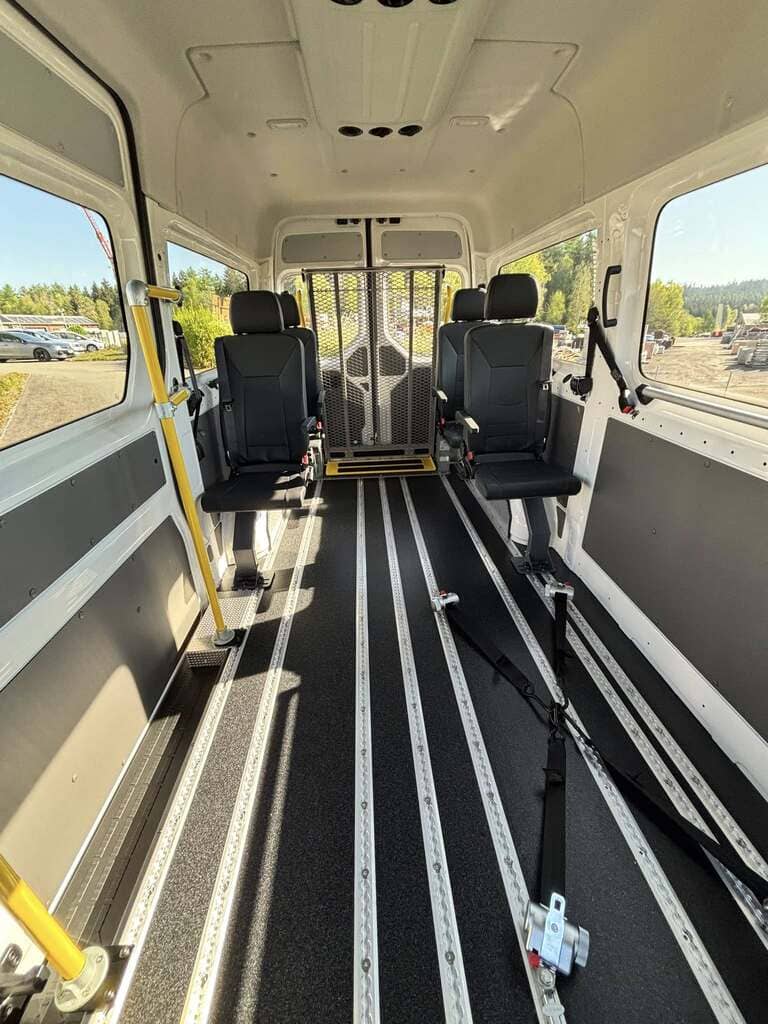 VW crafter L3H3 - fixations chaises roulantes