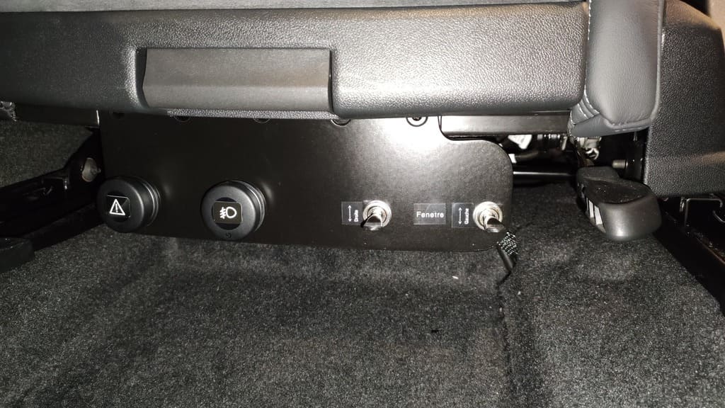 audi a3 sportback - Commandes genou