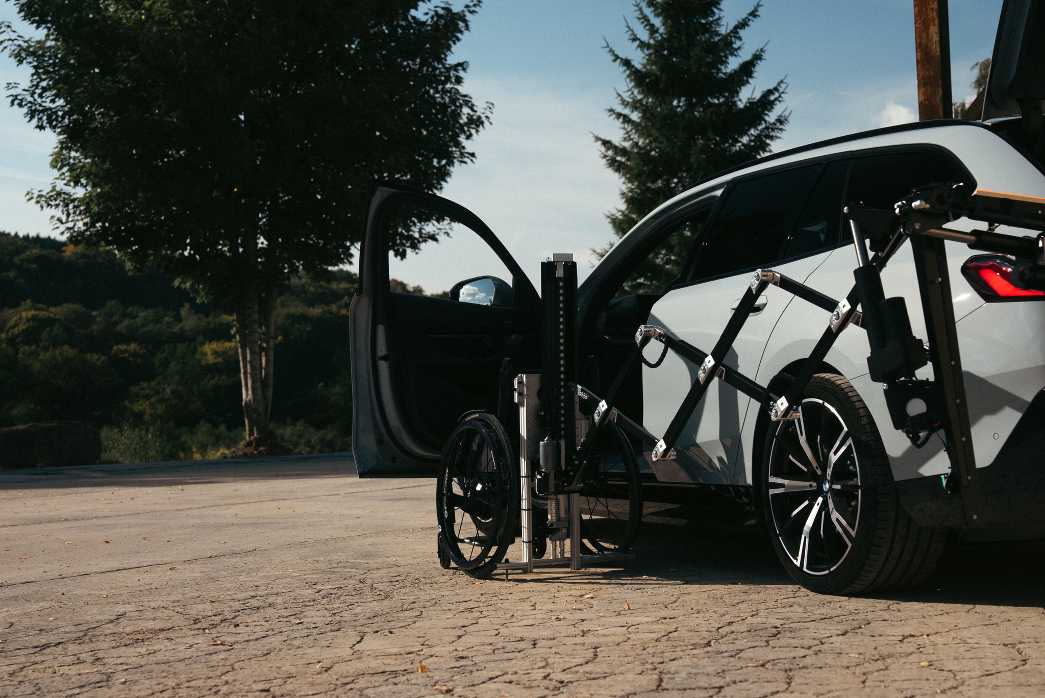 chargement chaise roulante bmw i5