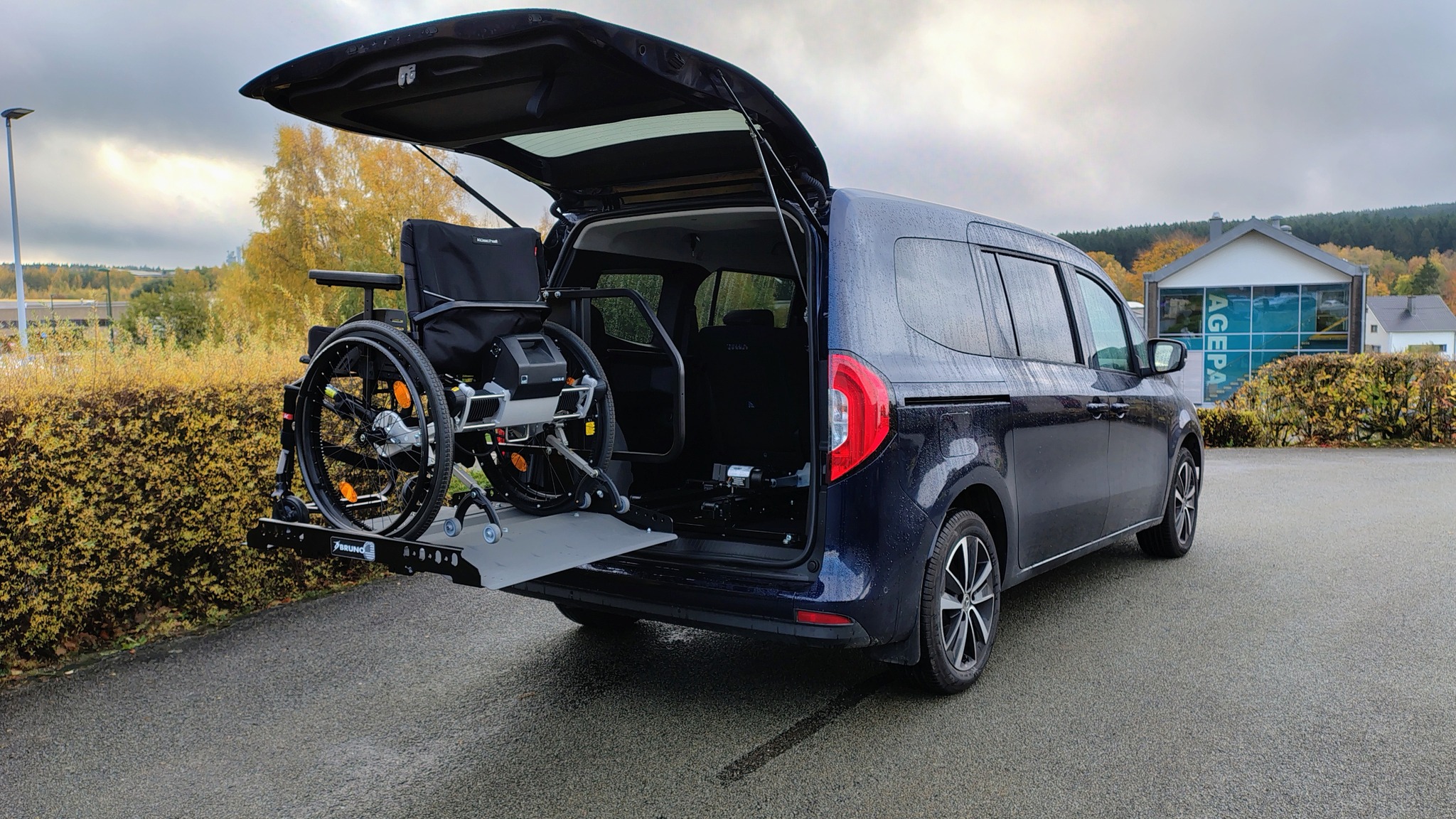 Mercedes Benz T Maxi - Chargement CR coffre