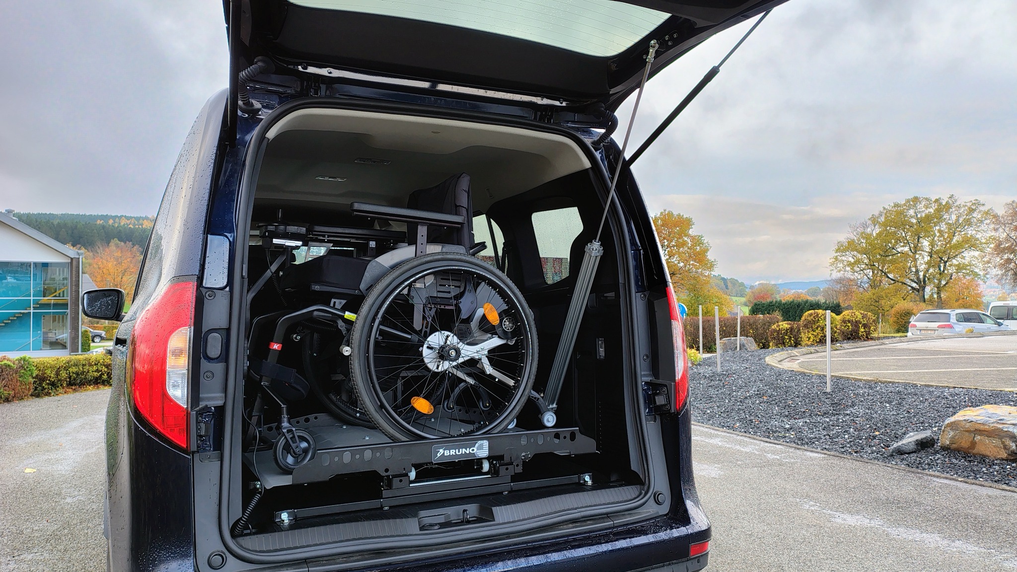 Mercedes Benz T Maxi - Chargement chaise roulante