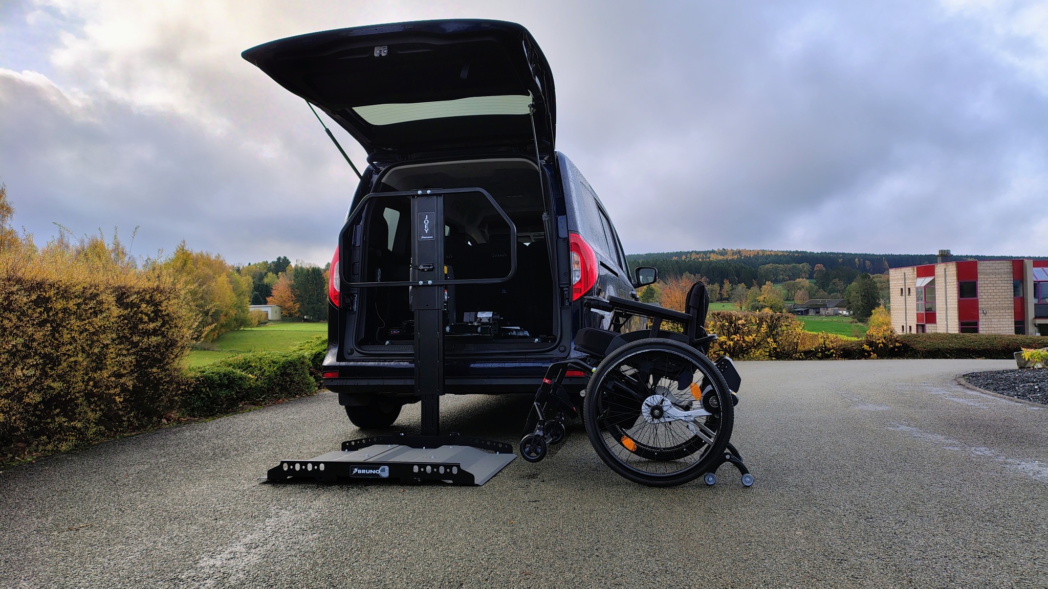 Mercedes Benz T Maxi - Lift