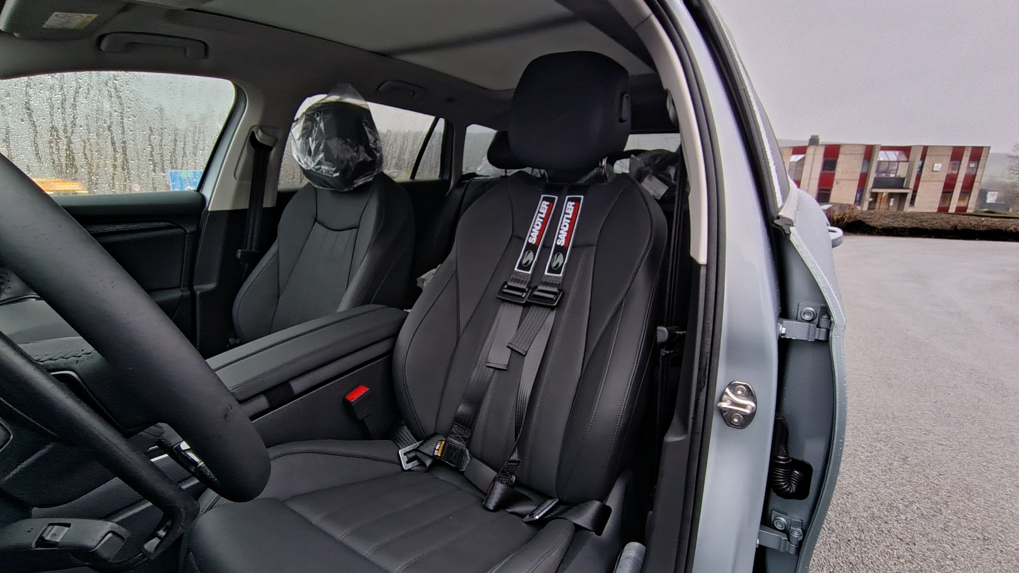 skoda-superb-combi-harnais-maintien