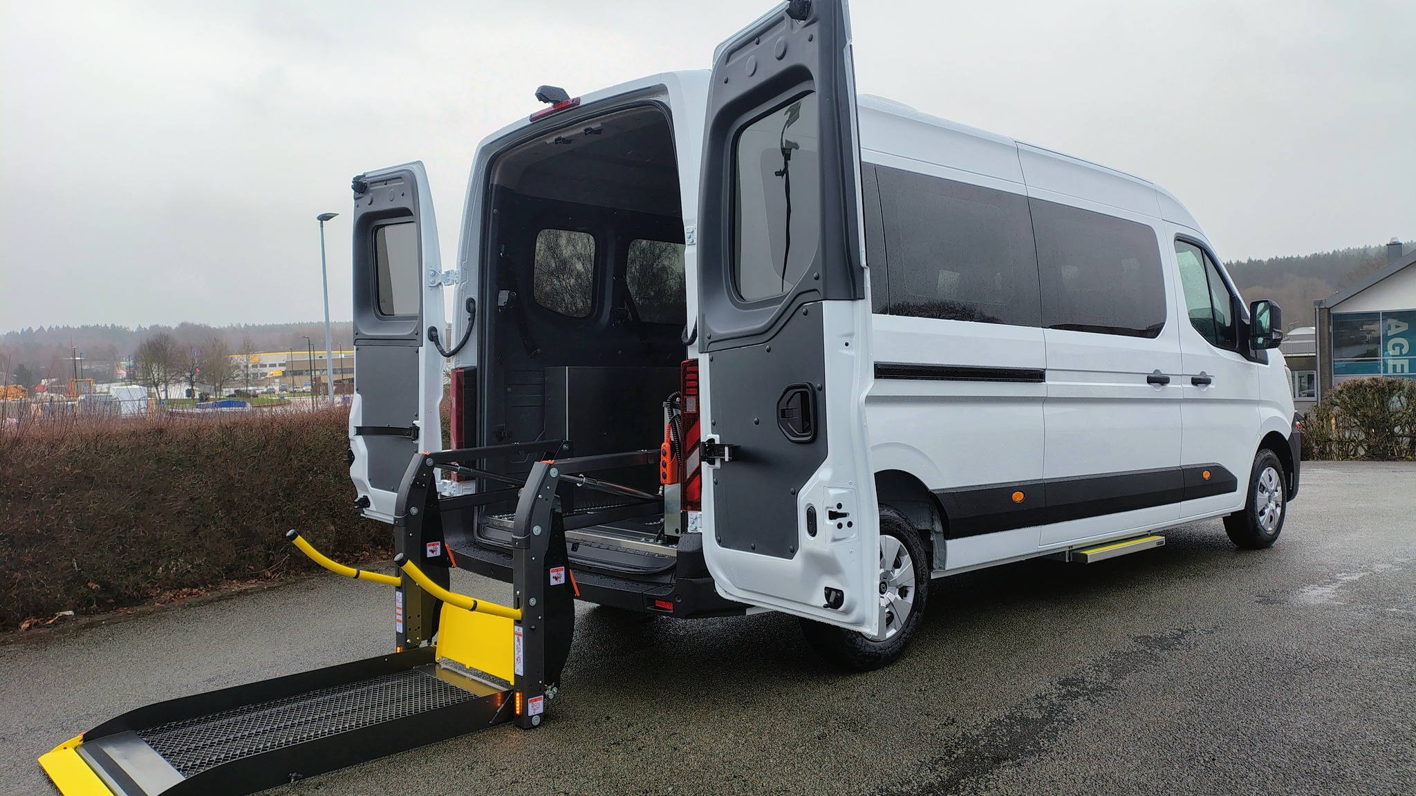 Renault Group Master L3H2 - Lift électro-hydraulique