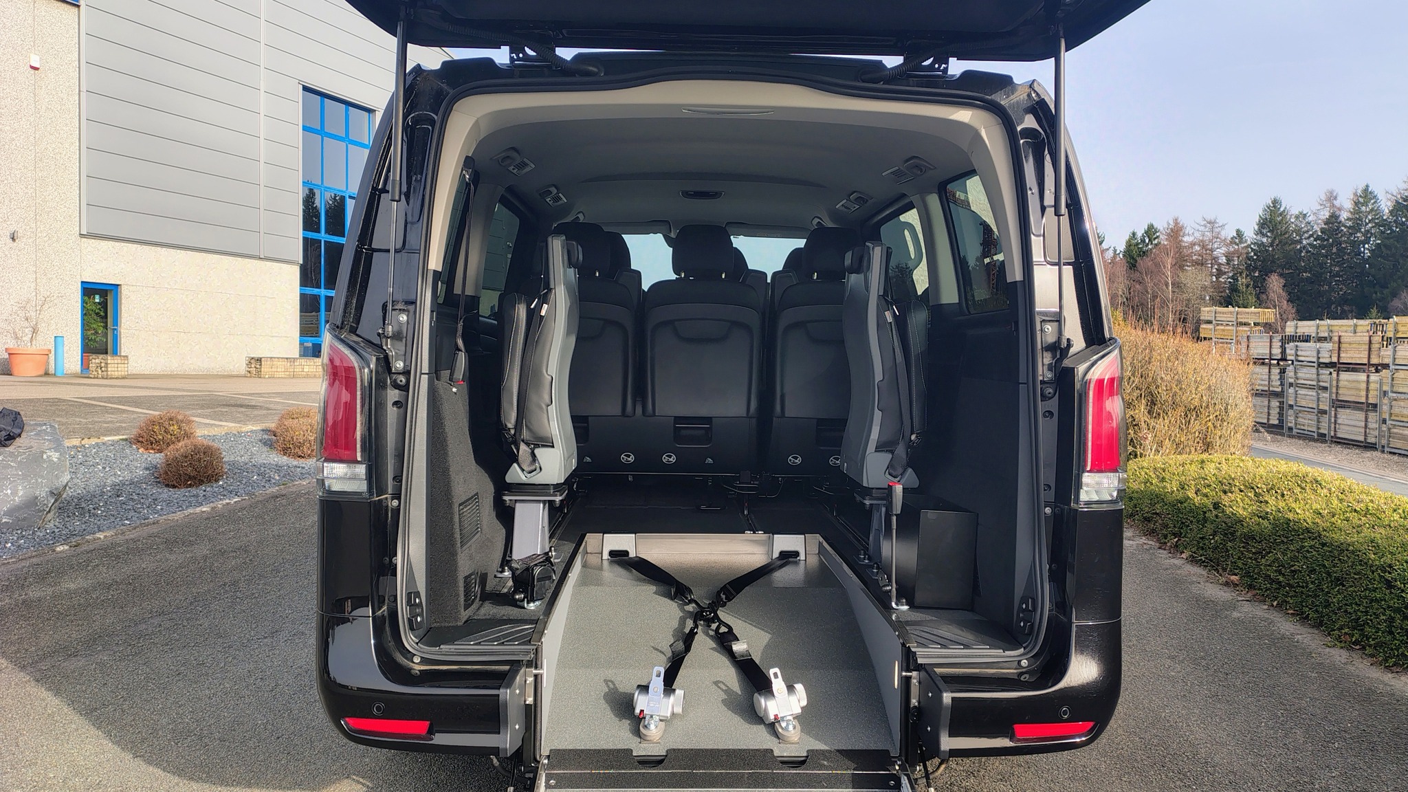 Fixation fauteuil roulant sur Mercedes-Benz Vito L2