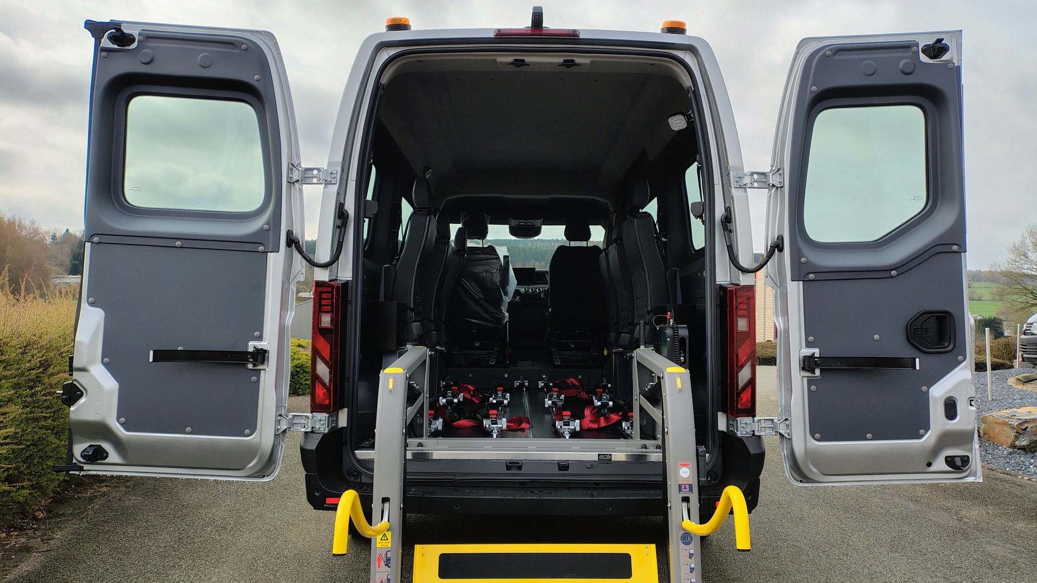 Fixations pour fauteuil roulant sur Renault Master L2H2