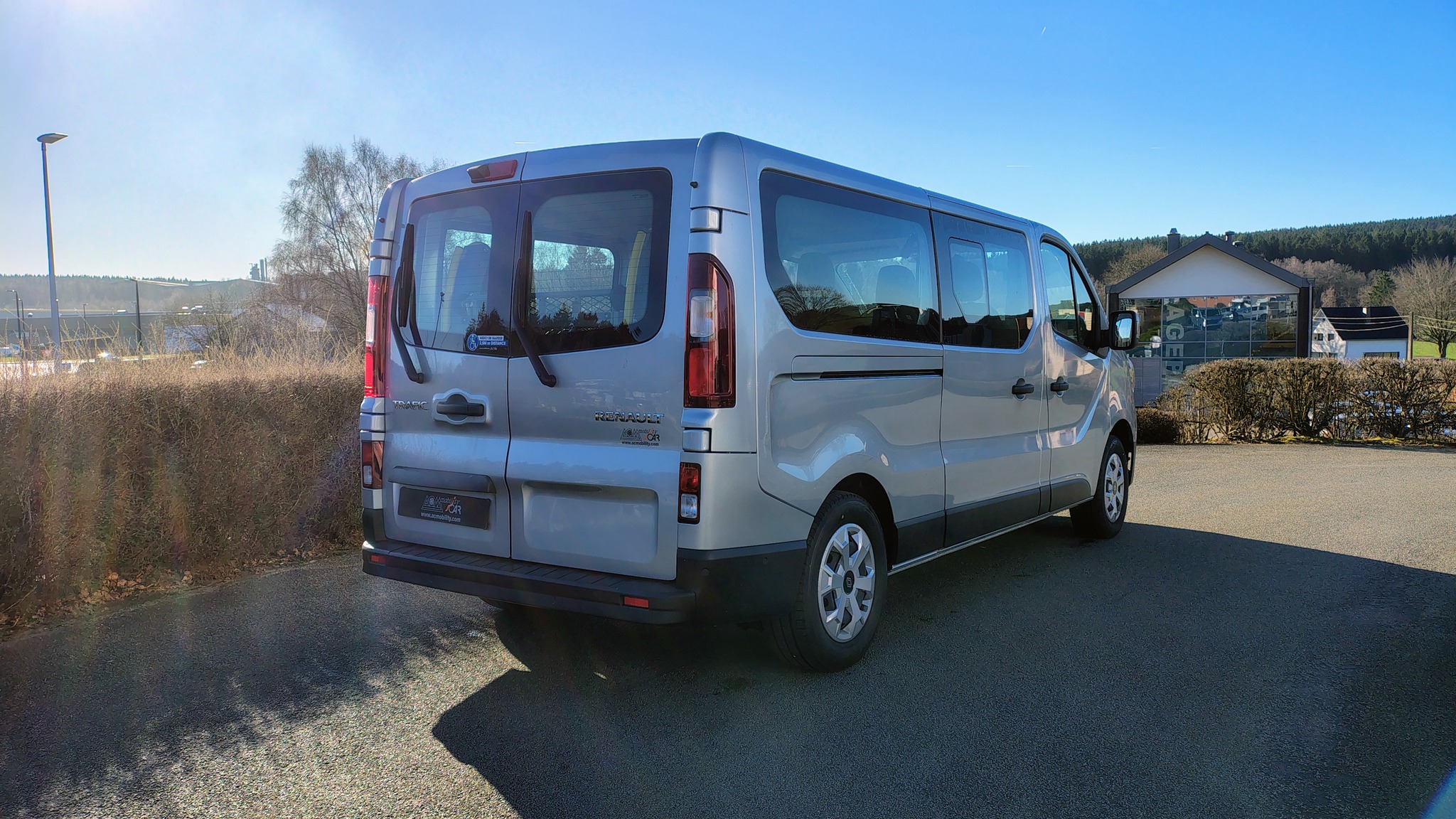 Véhicule handicapé transport Renault